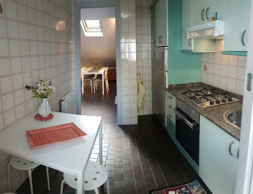 Apartamento En Vivienda Unifamiliar, Con Posibilidad De Plaza De Garaje Apartment Santiago de Compostela Luaran gambar