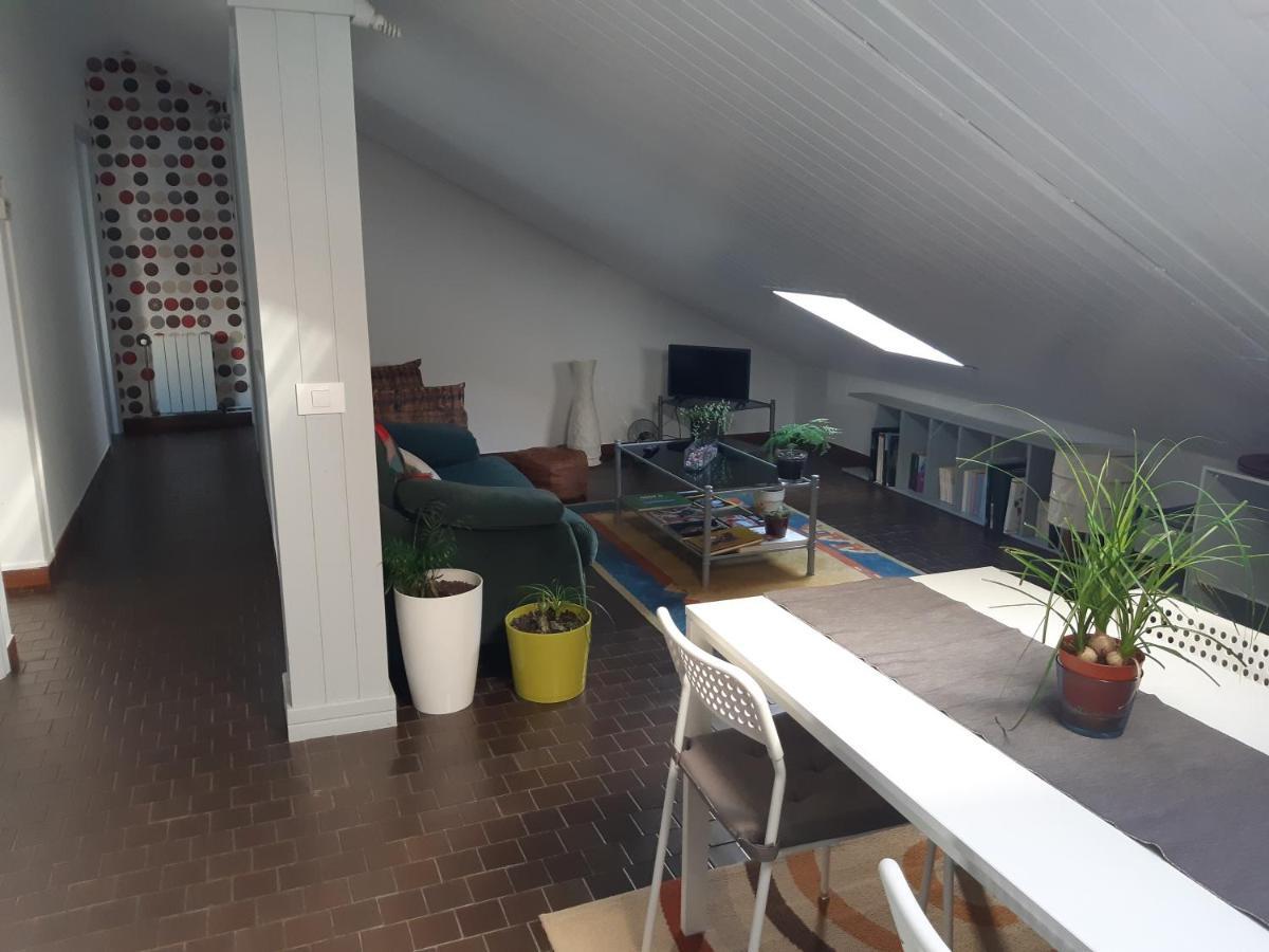 Apartamento En Vivienda Unifamiliar, Con Posibilidad De Plaza De Garaje Apartment Santiago de Compostela Luaran gambar